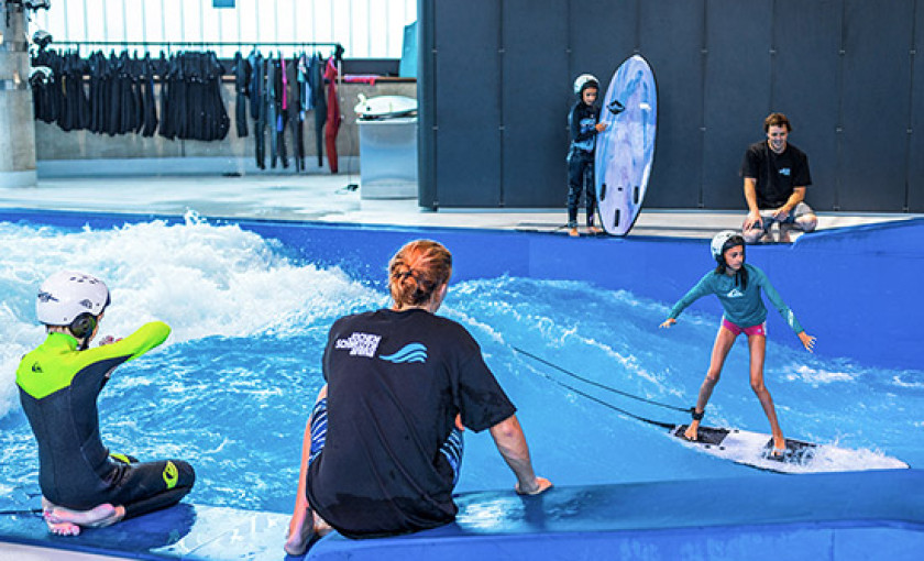 Indoor Surfkurs (Kinder bis 14 J.) - Arena M&uuml;nchen Bild 5