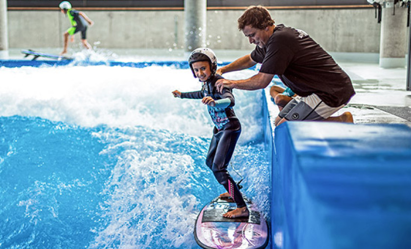 Indoor Surfkurs (Kinder bis 14 J.) - Arena M&uuml;nchen Bild 3