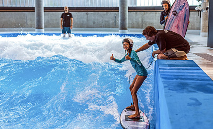 Indoor Surfkurs (Kinder bis 14 J.) - Arena M&uuml;nchen Bild 2
