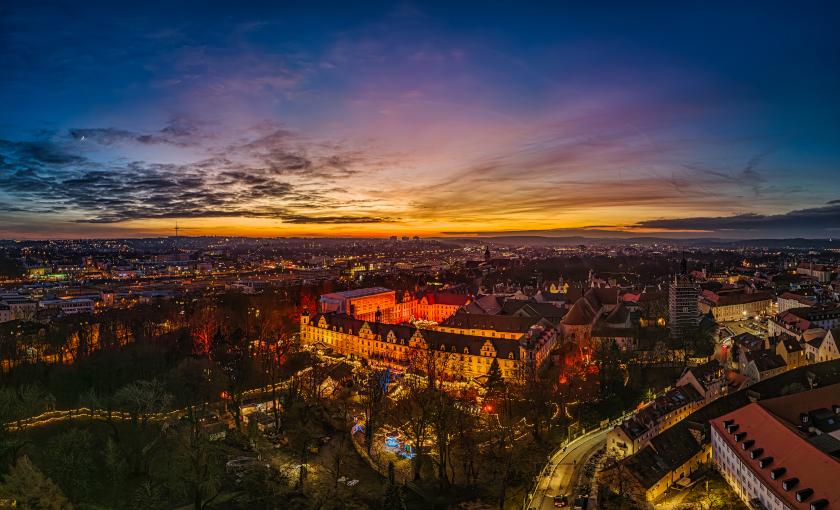 Romantischer Weihnachtsmarkt auf Schloss Thurn und Taxis zu Regensburg Bild 3