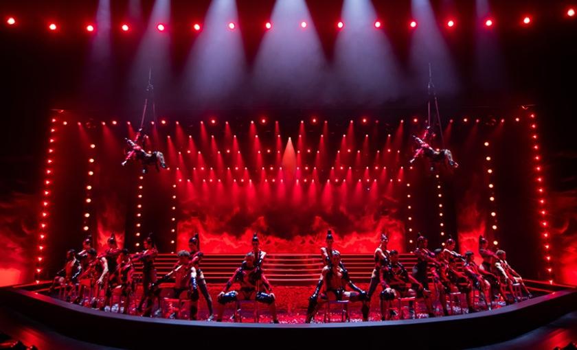 BLINDED by DELIGHT Grand Show im Friedrichstadt-Palast Berlin Bild 3